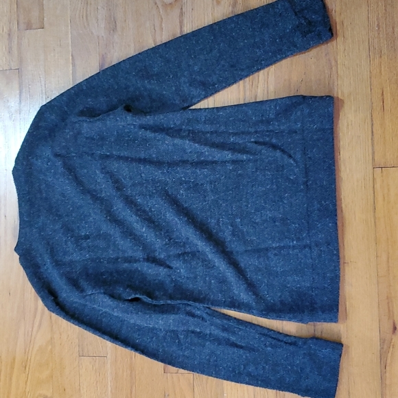 NWT Gray v neck sweater m - Picture 4 of 4